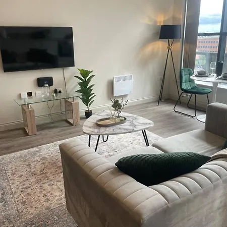 1 Bed Flat In The Heart Of Leeds *